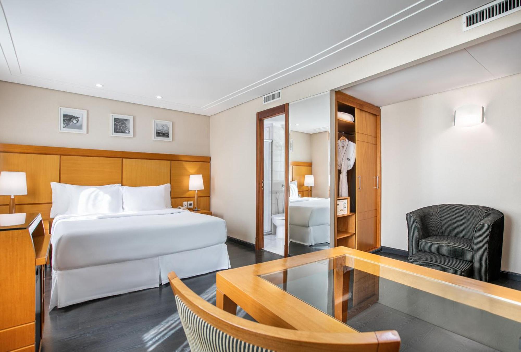 Deluxe King Room,1771515071:JPEG