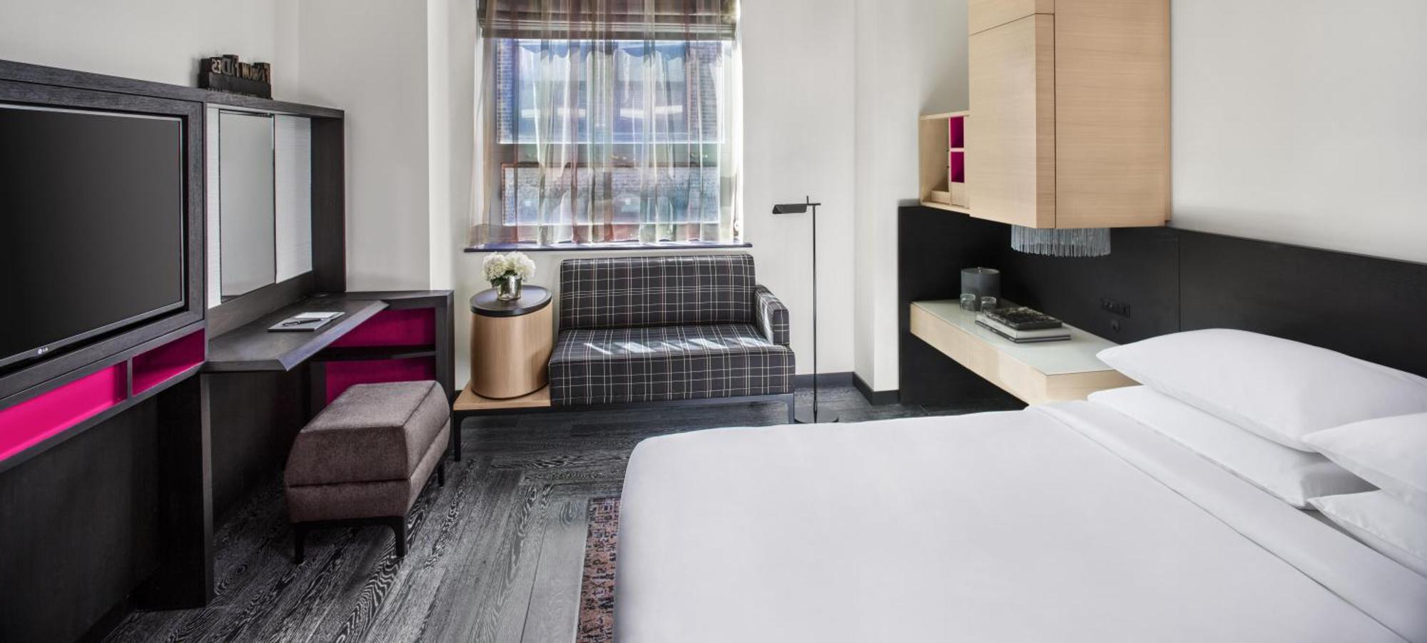 King Room with Accessible Shower - Disability Access