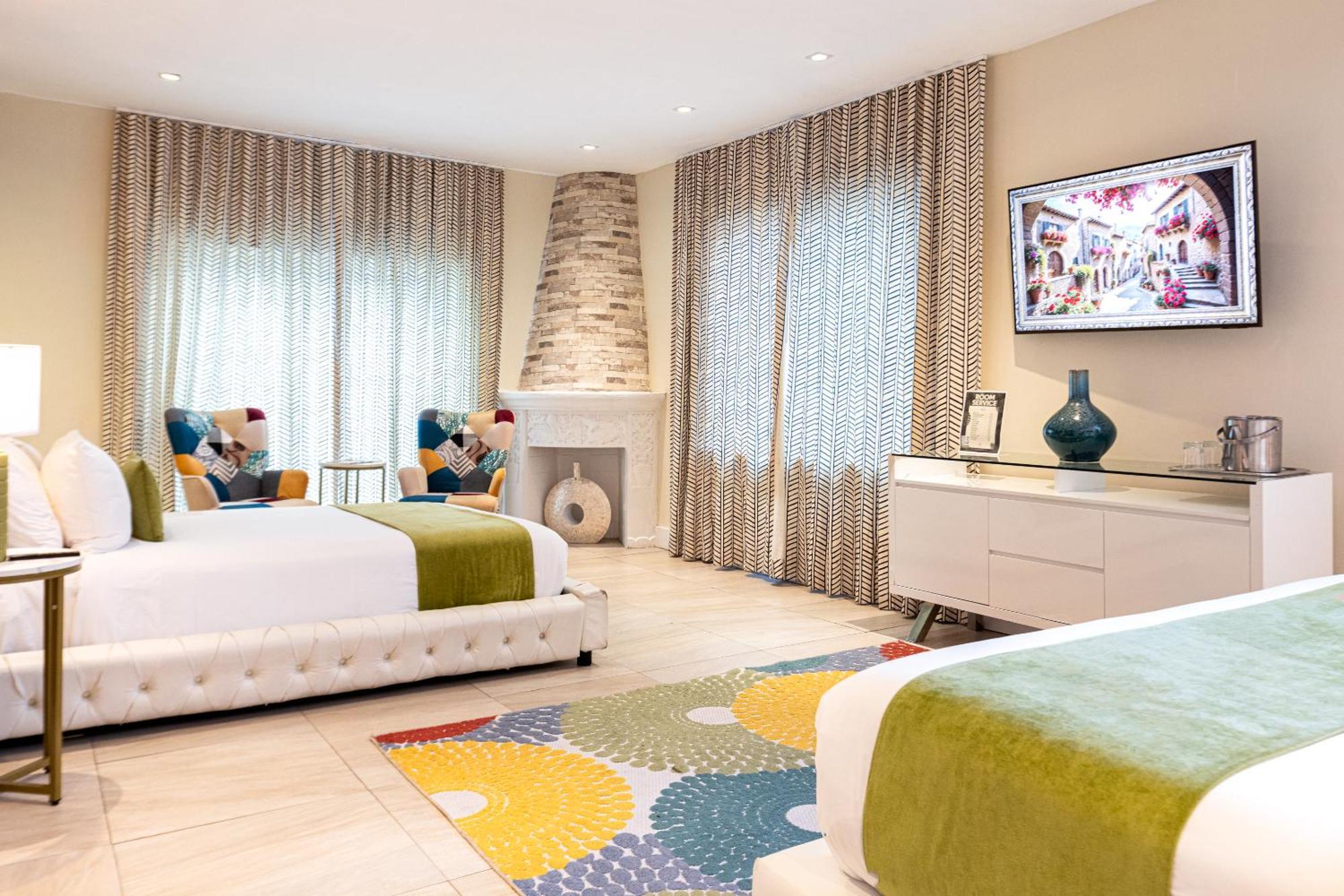 Double Queen Jr Suite