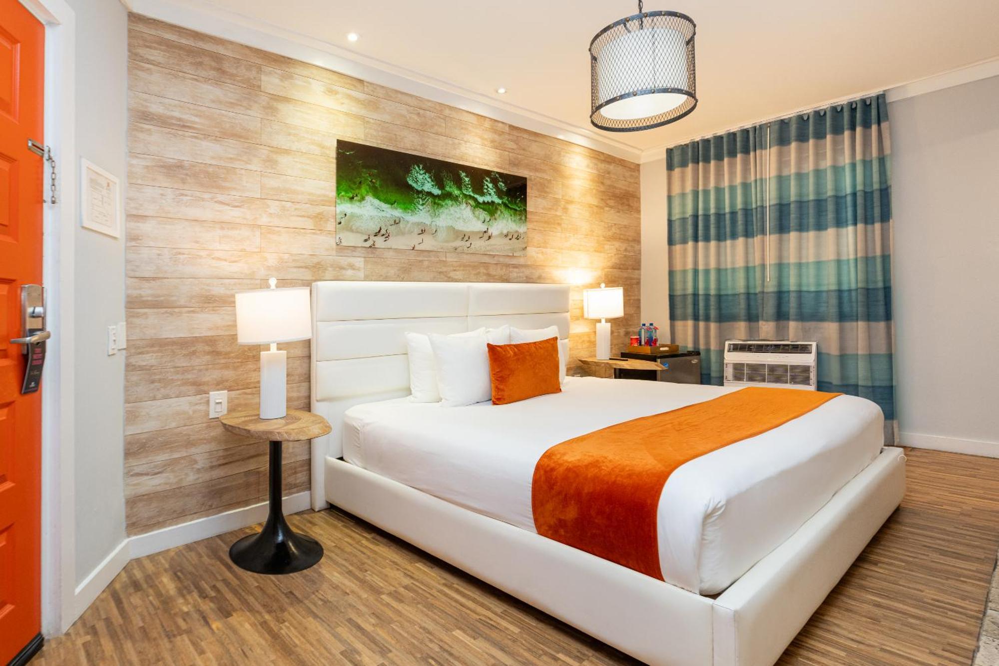 Deluxe Double Queen Jr Suite
