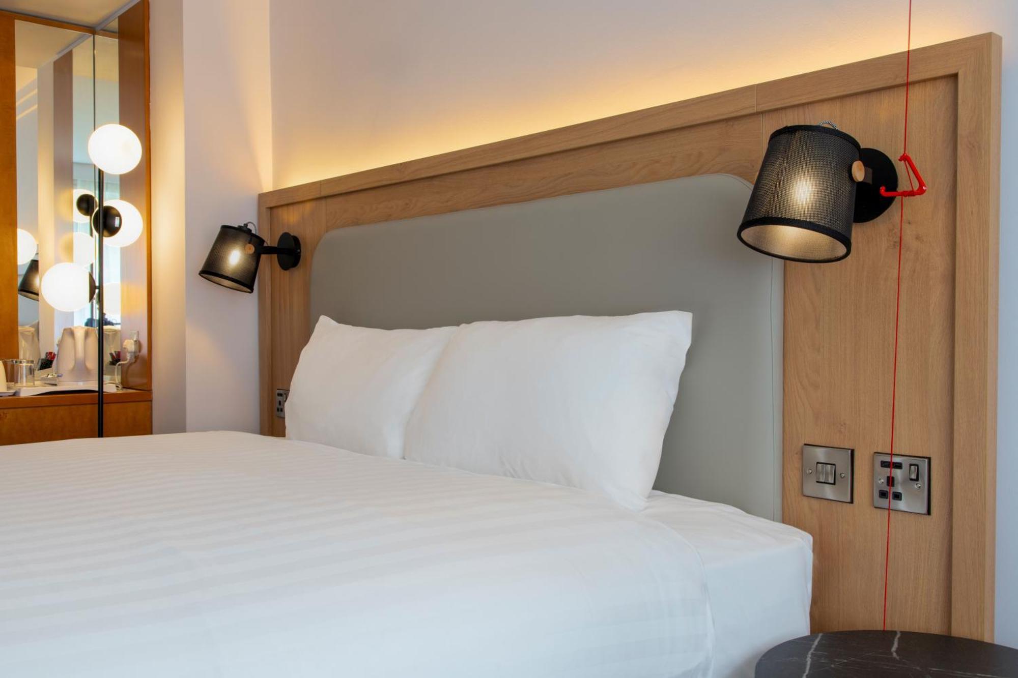Chambre Double Standard - Accessible aux Personnes à Mobilité Réduite