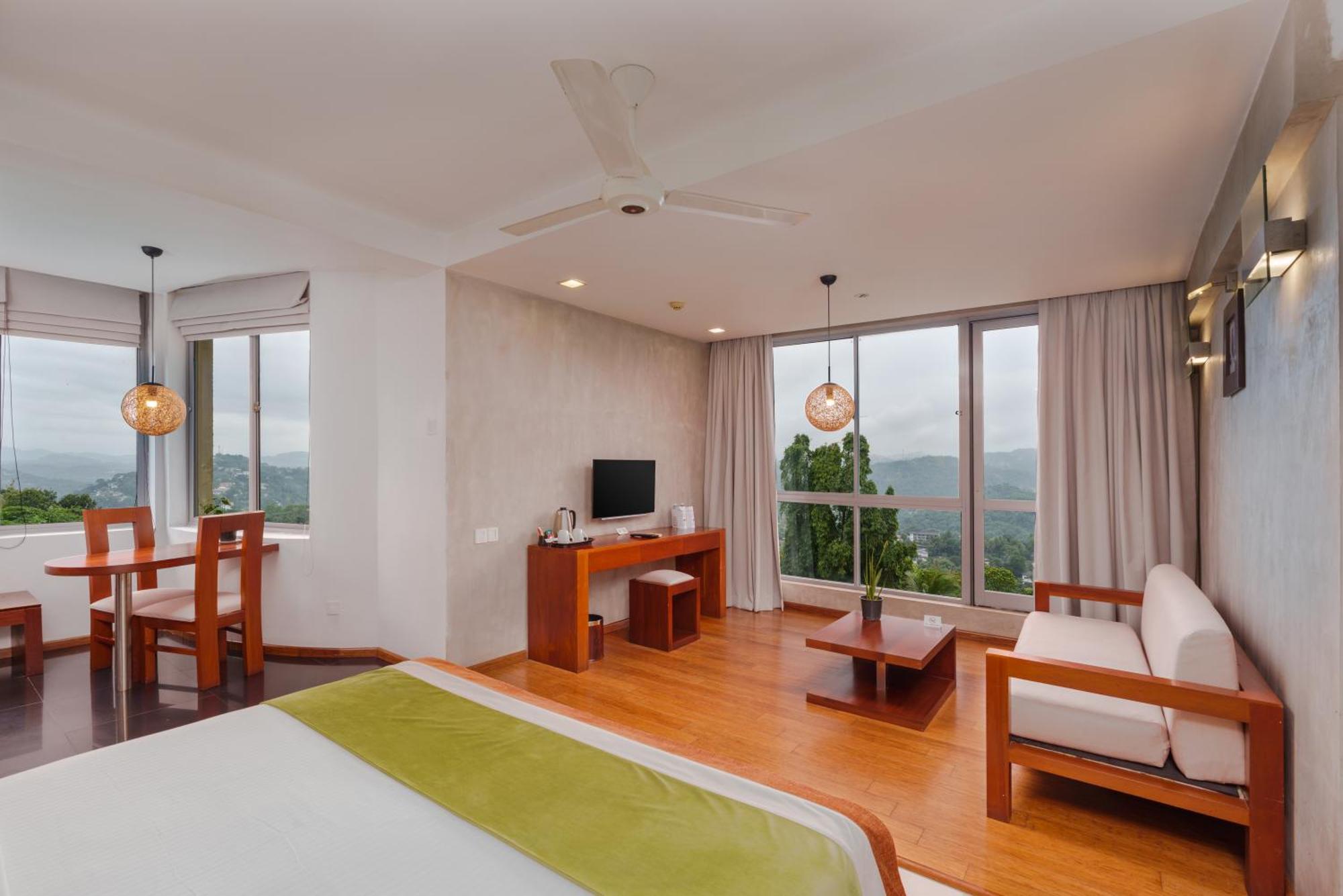 Deluxe Suite