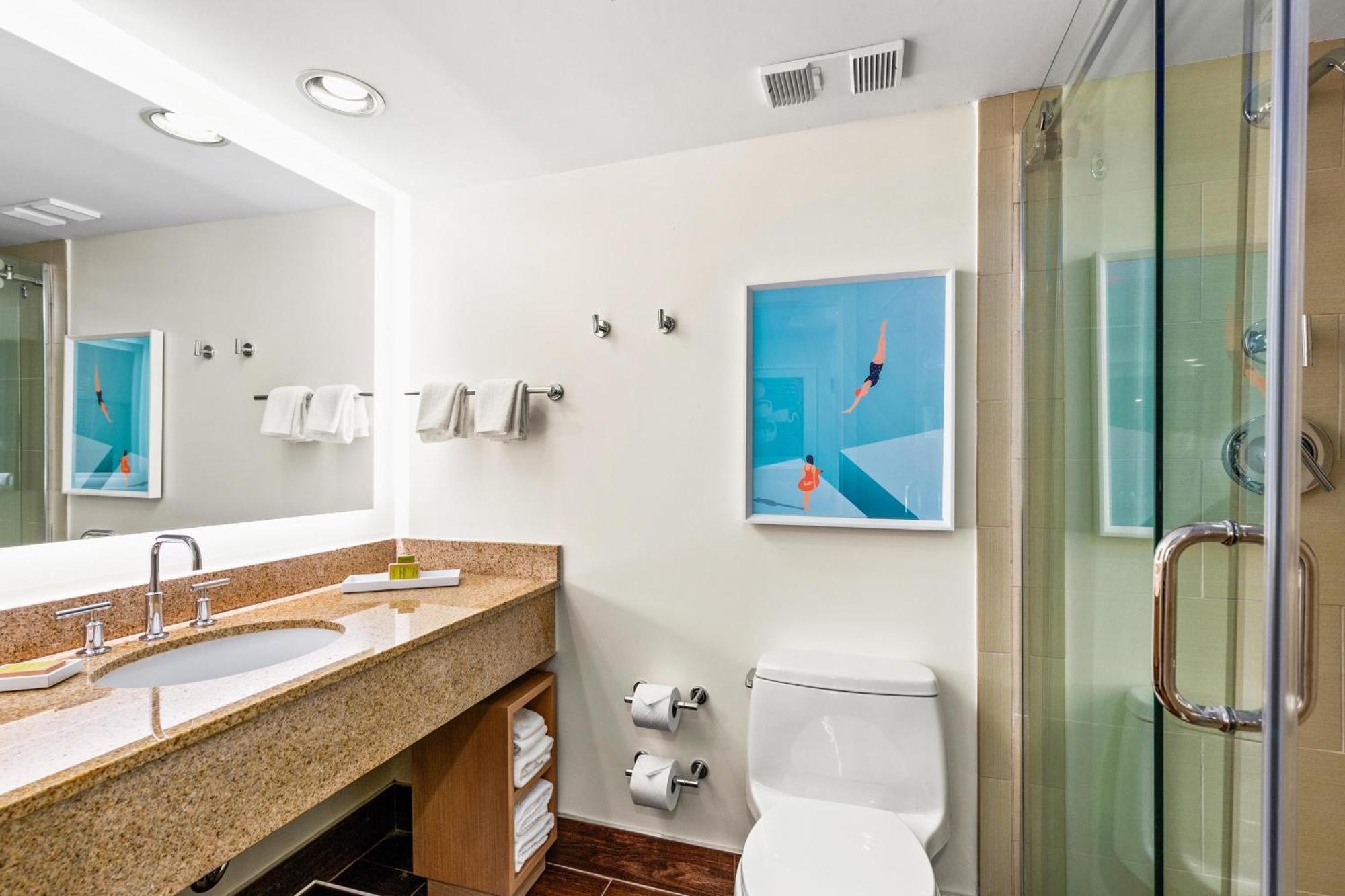 Deluxe Junior King Suite Beach View