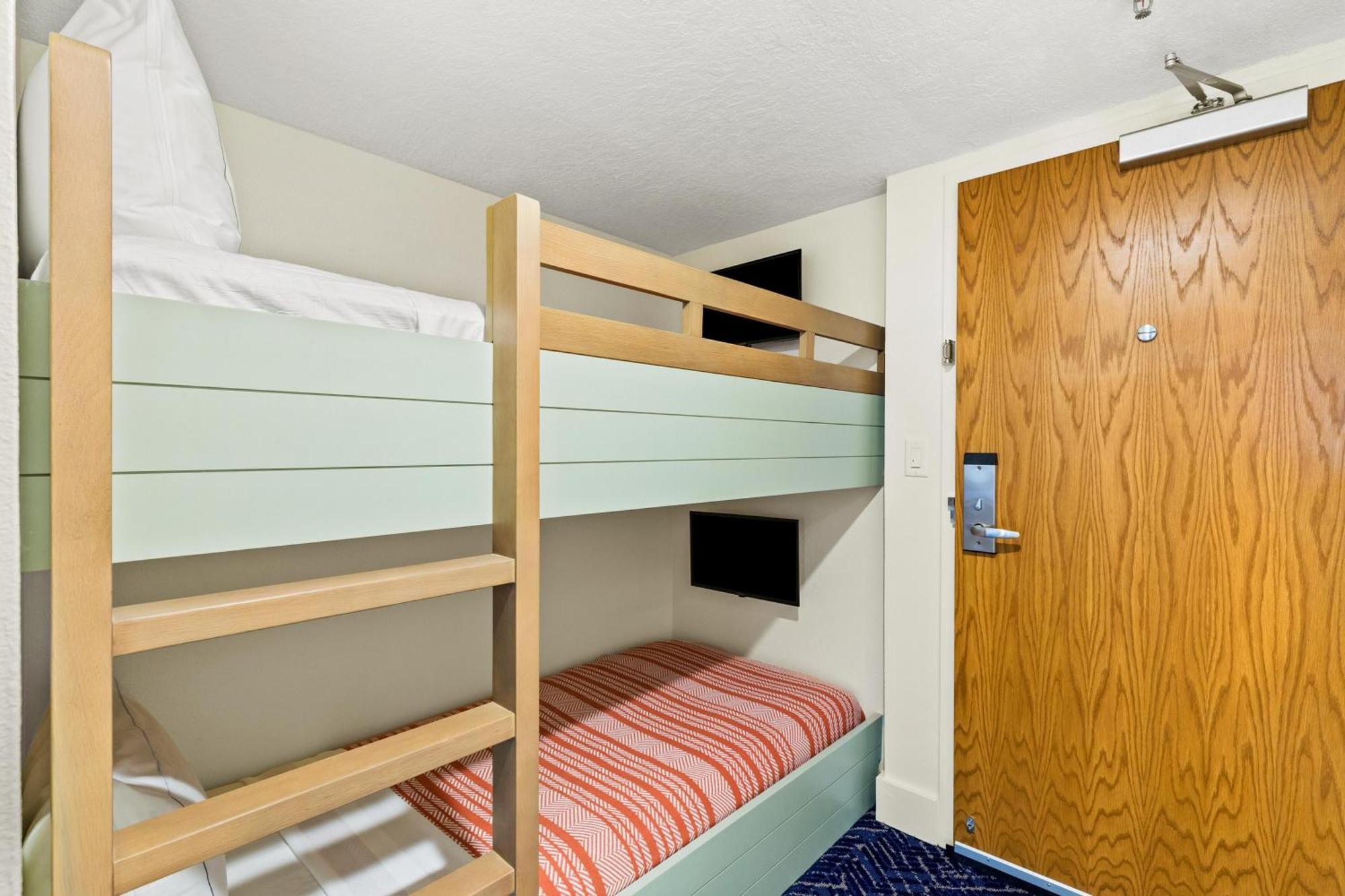 Queen Room Partial View Tub Mobility or Hearing Access