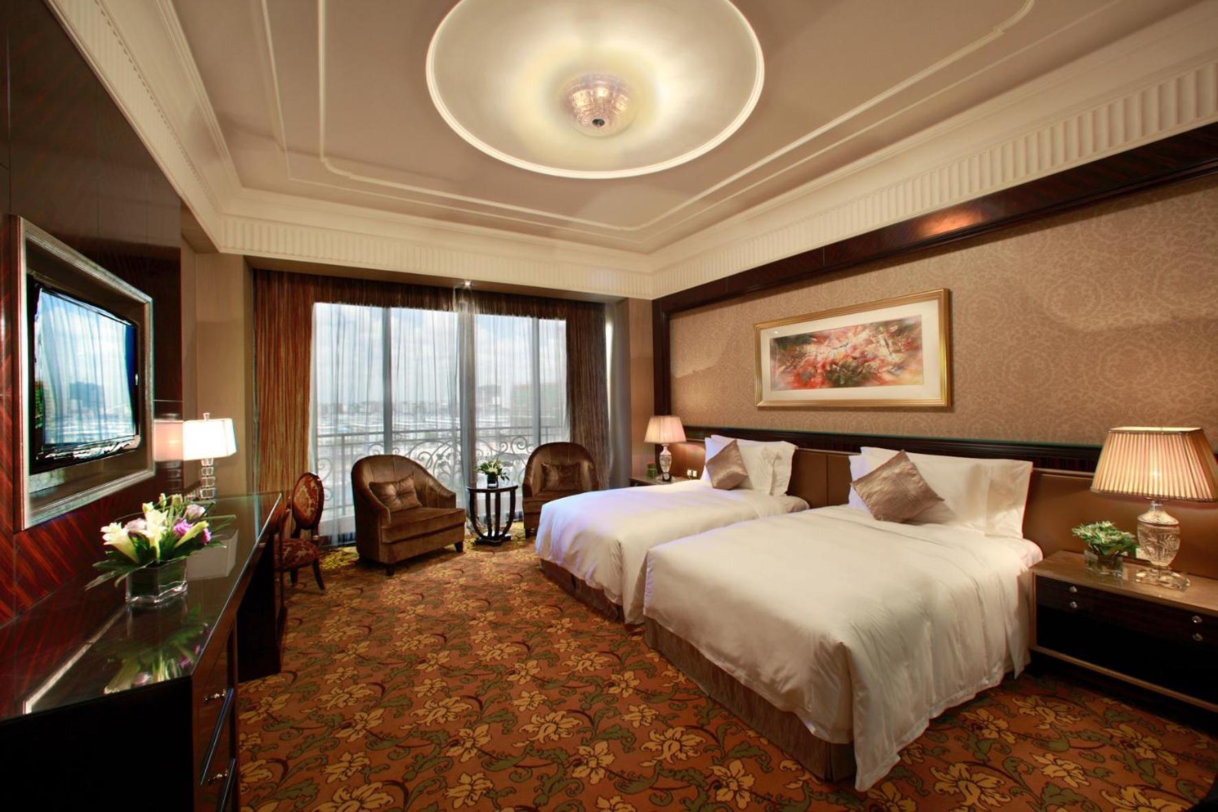 Chateau Deluxe Twin Room