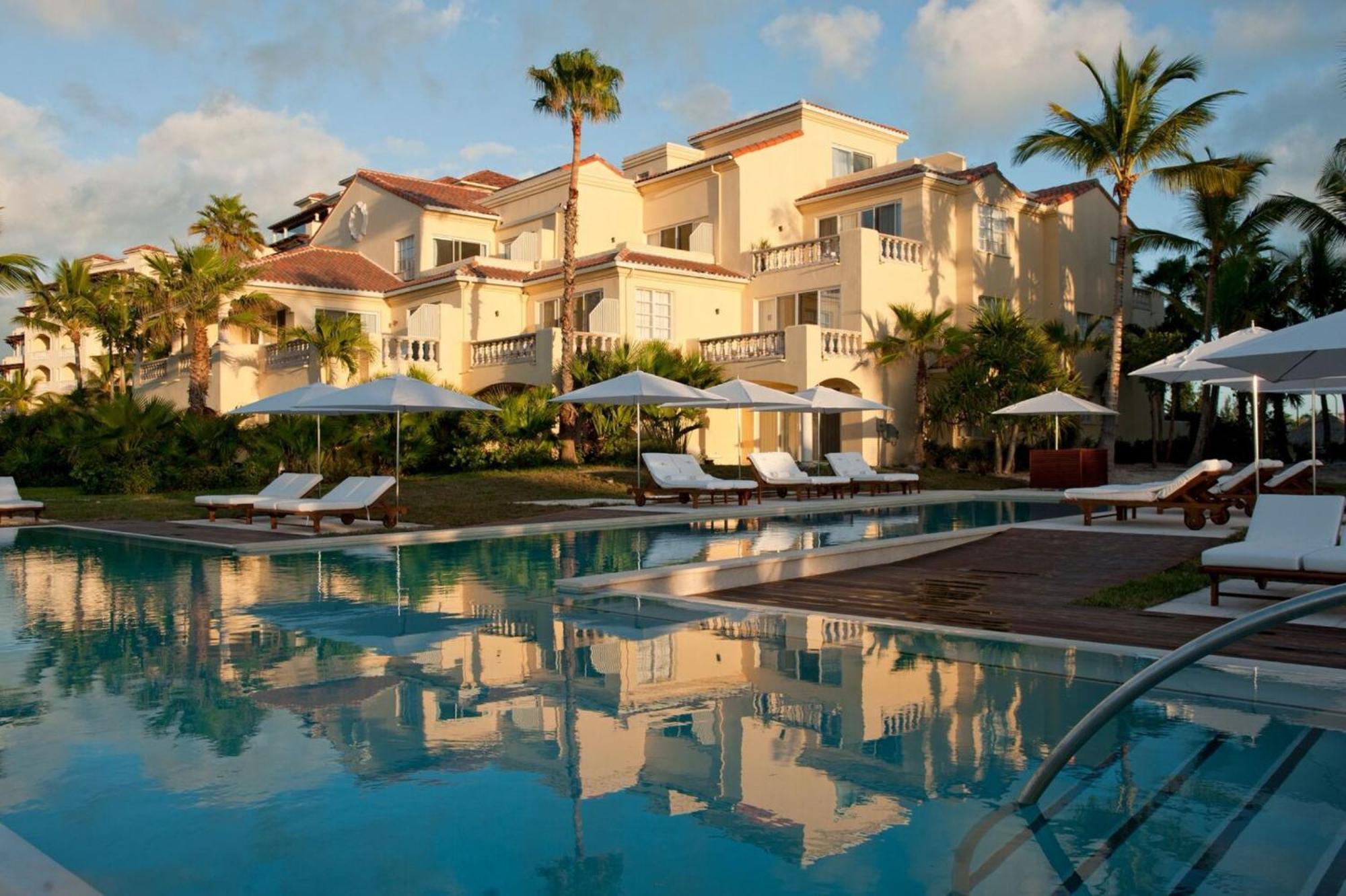 Hotel Luxury One-Bedroom Suite Adult Only,1372821272:JPEG
