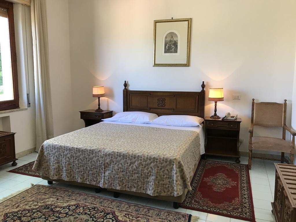 Standard Triple Room with Garden View
