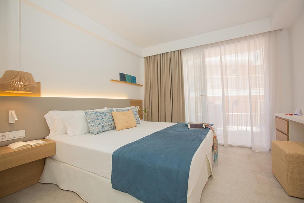 Twin Room,698948289:JPEG