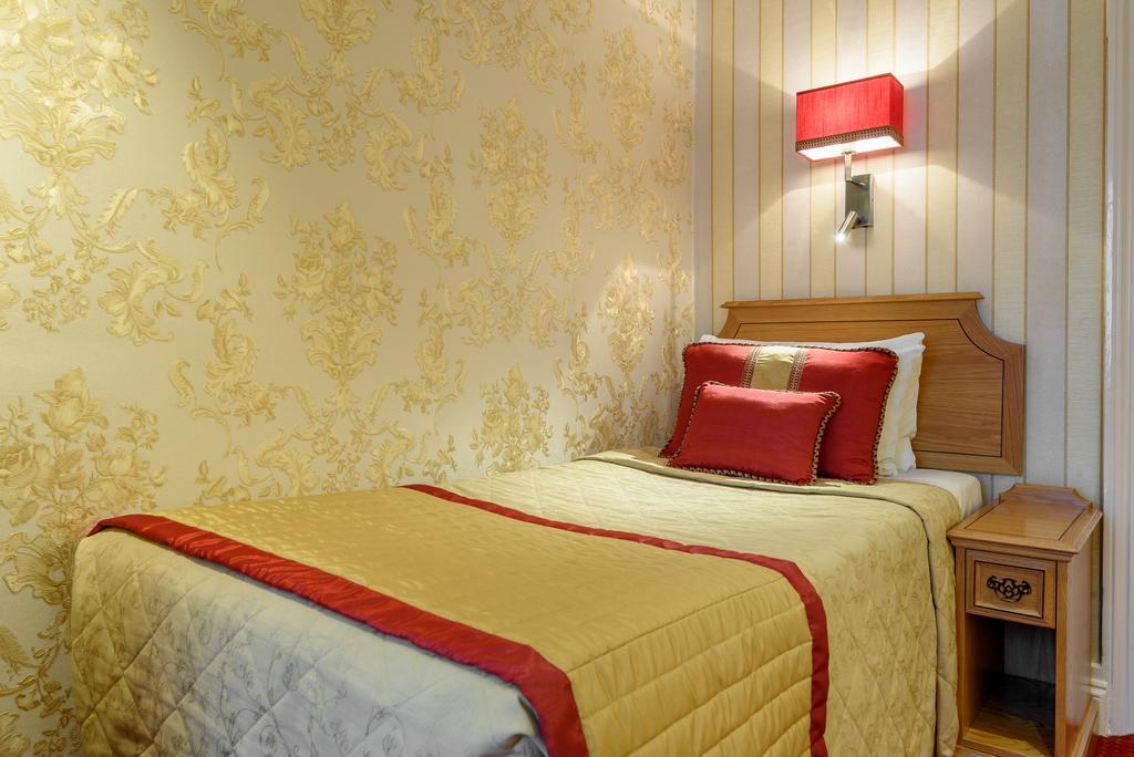 Economy Single Room with Shared Bathroom