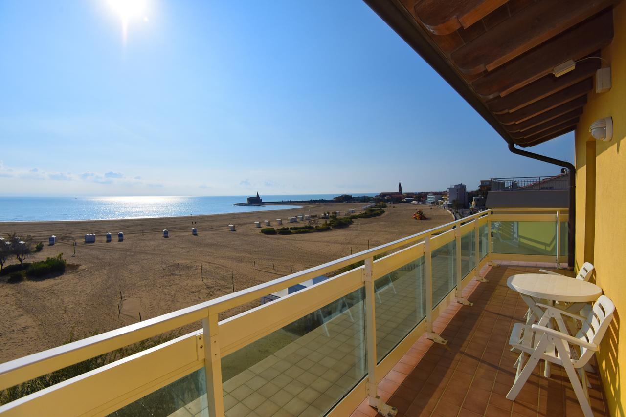 One-Bedroom Apartment Balcony Sea View