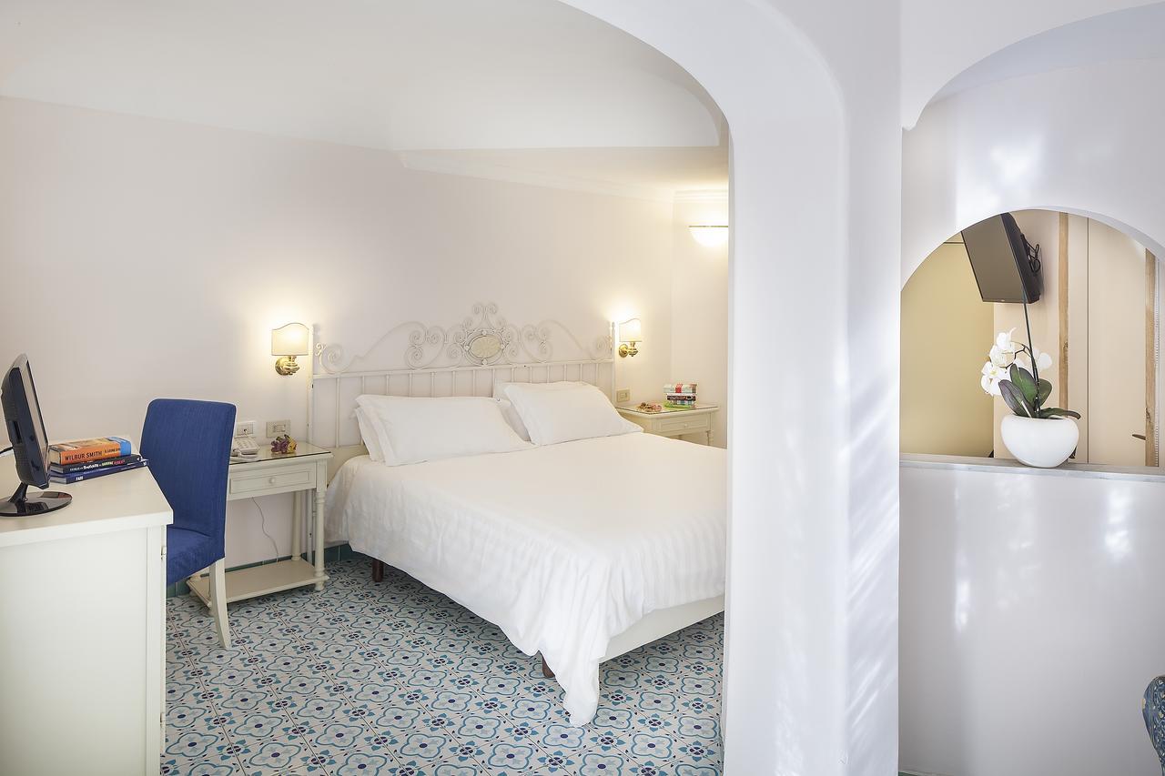 Triple Room,681461595:JPEG