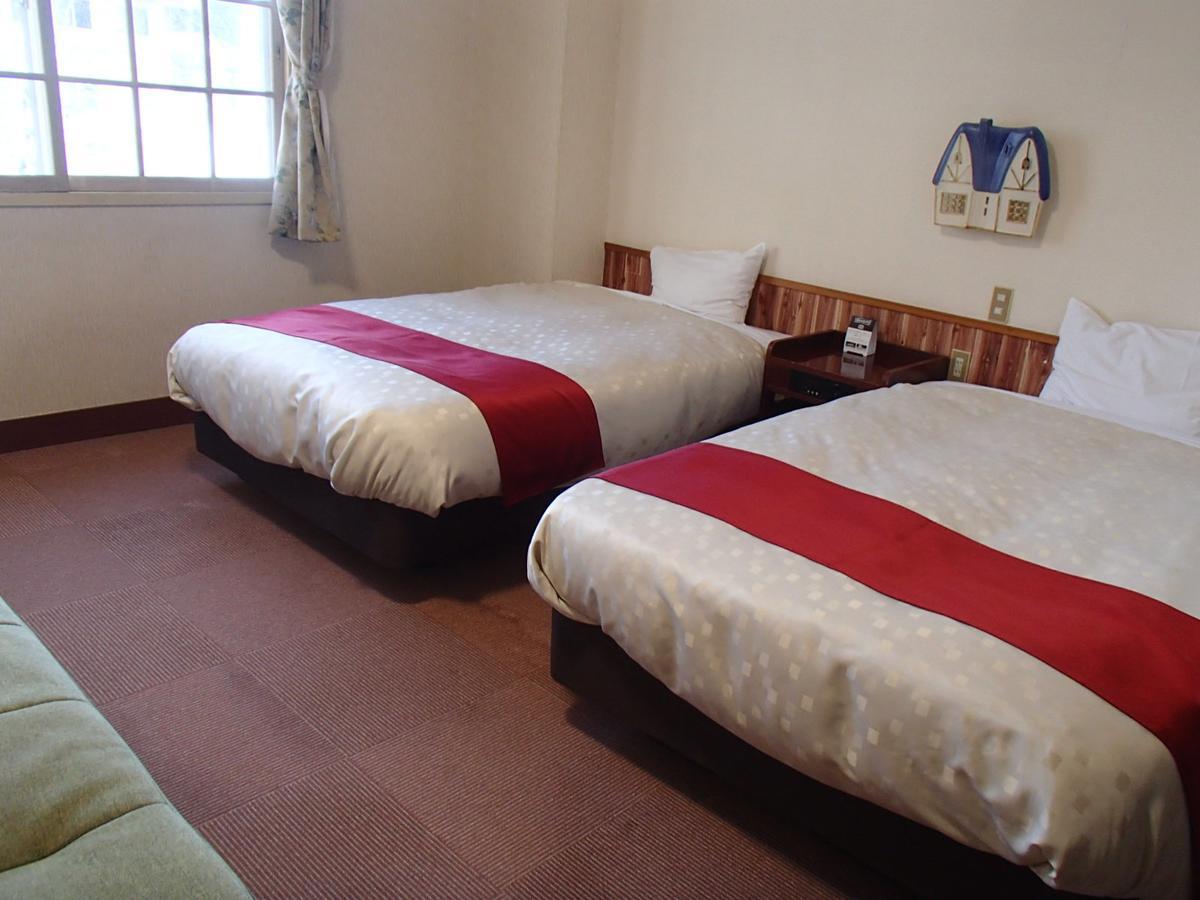 Twin Room,1222700851:JPEG