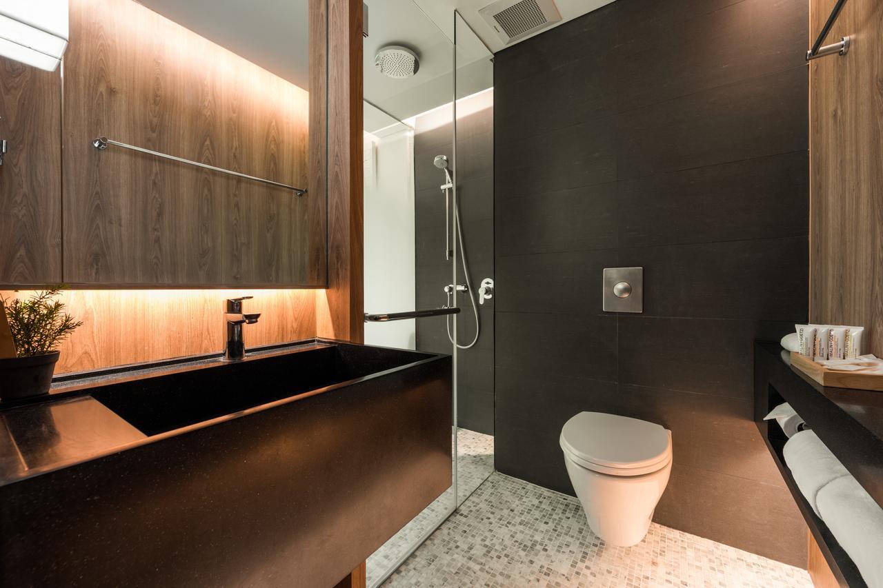Deluxe King or Twin Room