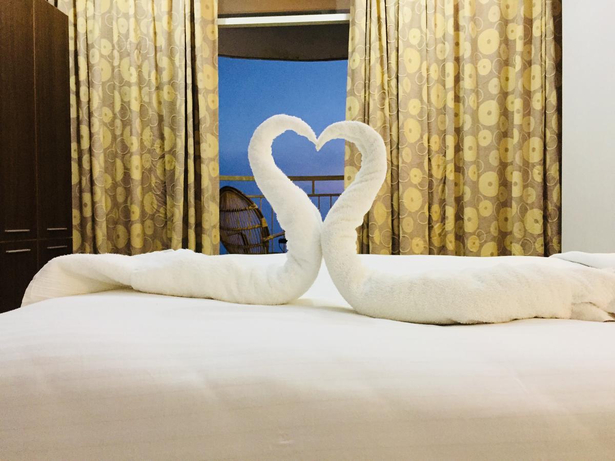 Valley View Room