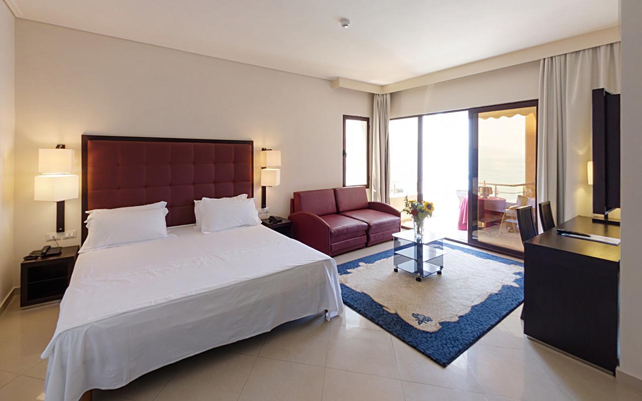 Suite with Hot Tub