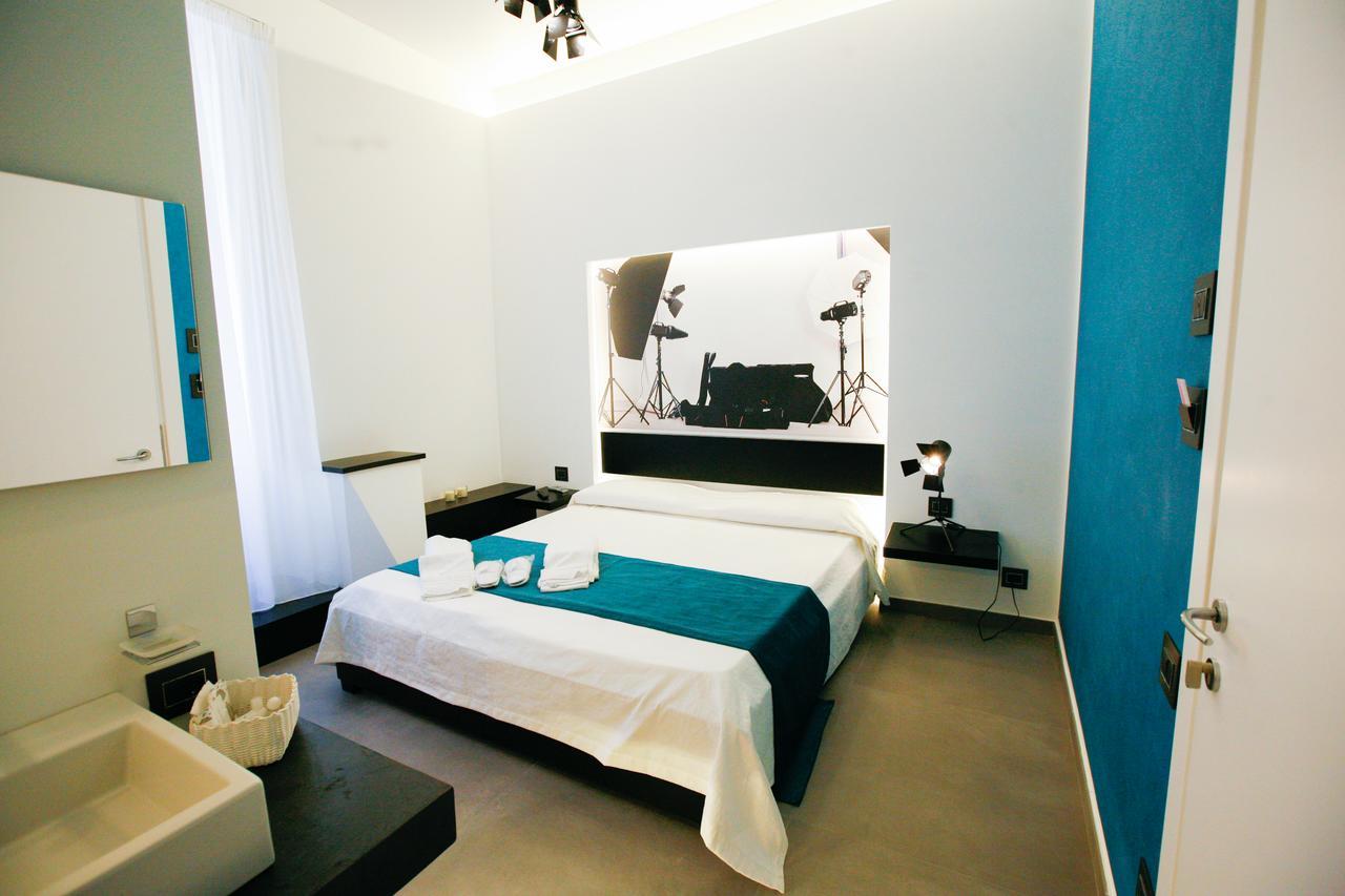 Small Double Room,573486999:JPEG