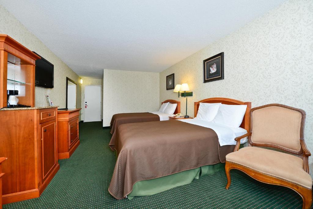 Double Room with Two Double Beds - Smoking,191309869:JPEG