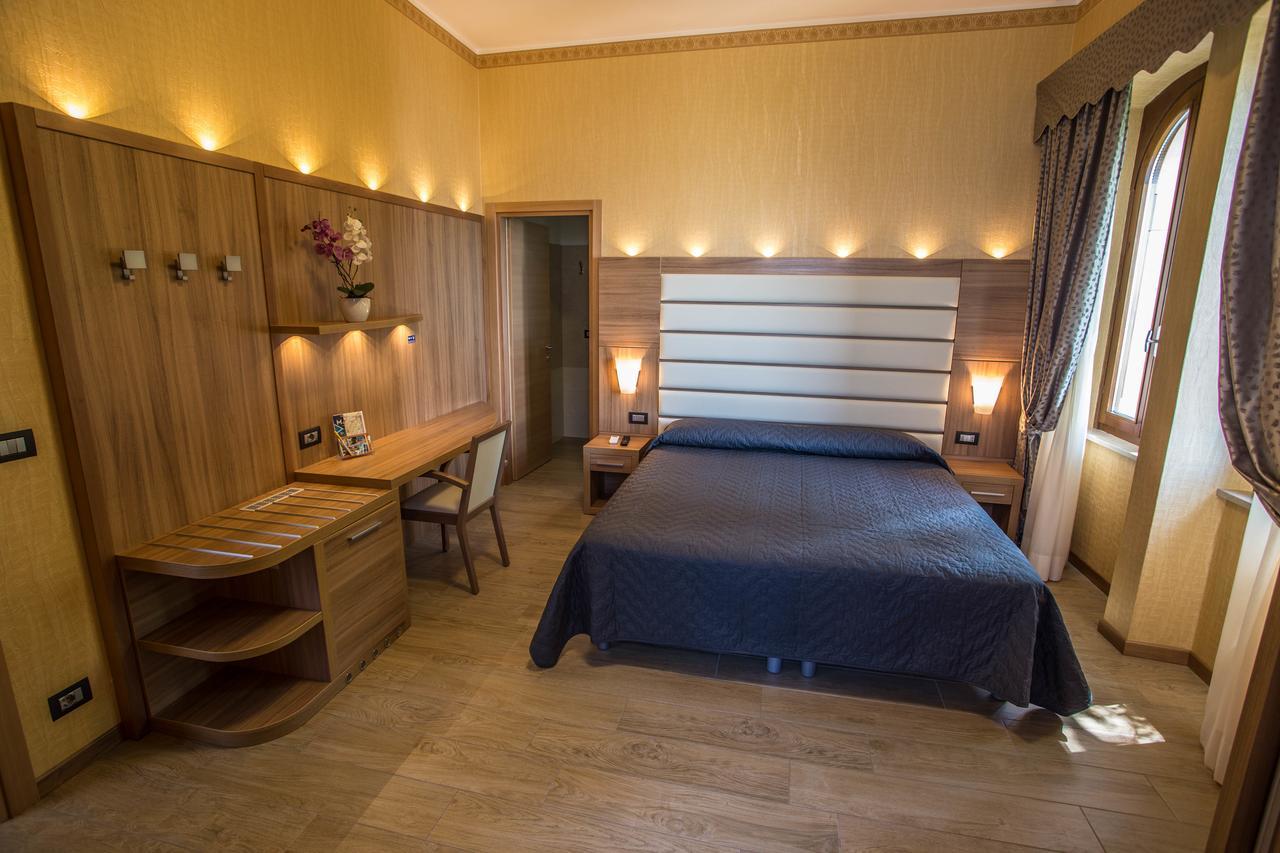 Deluxe Dreibettzimmer mit Seeblick - separates Gebäude