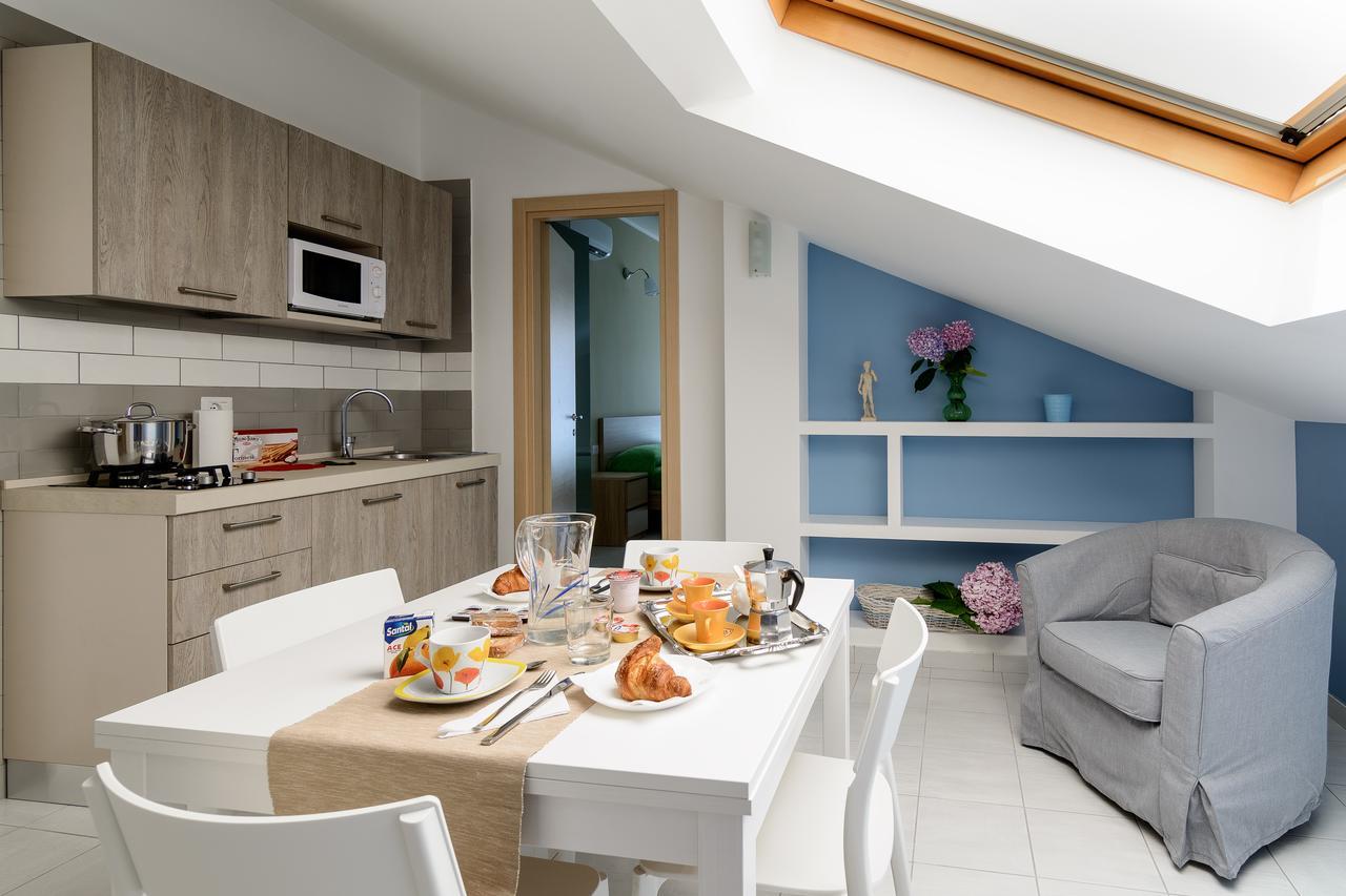 Suite con 2 Camere da Letto e con Vista Mare Laterale