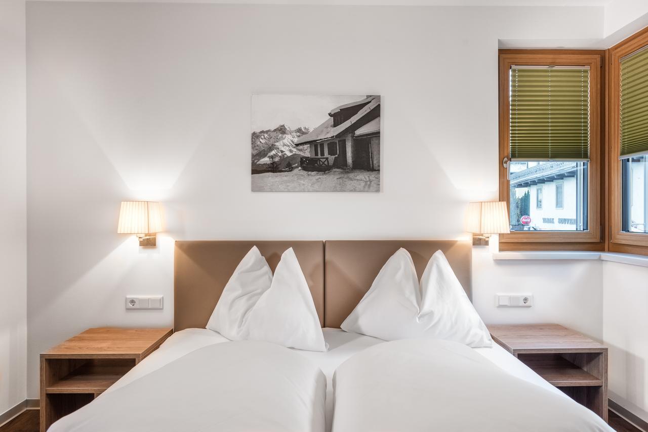 Classic Double Room with Balcony,639583083:JPEG