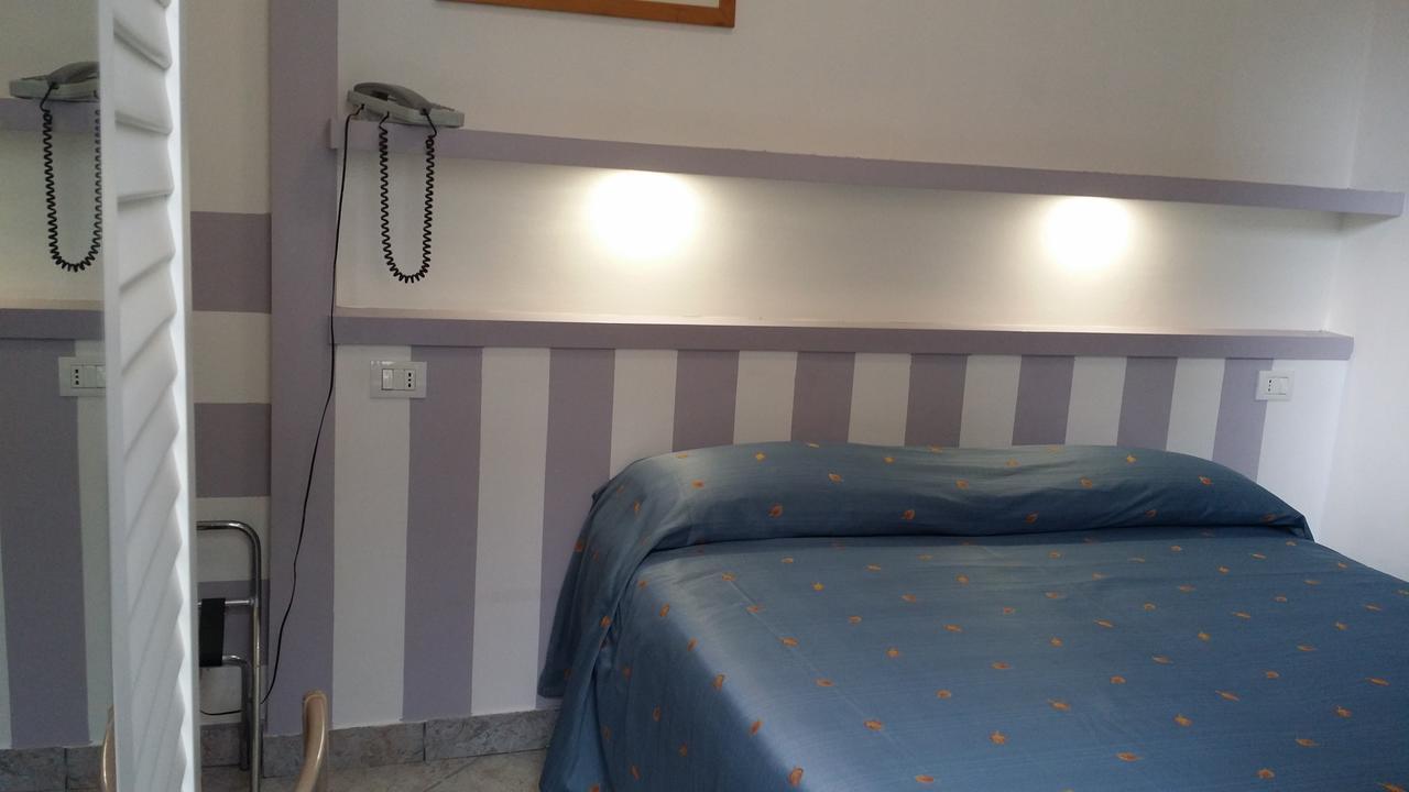 Triple Room,834900827:JPEG