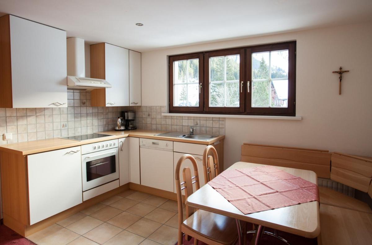 Two-Bedroom Apartment,688540533:JPEG