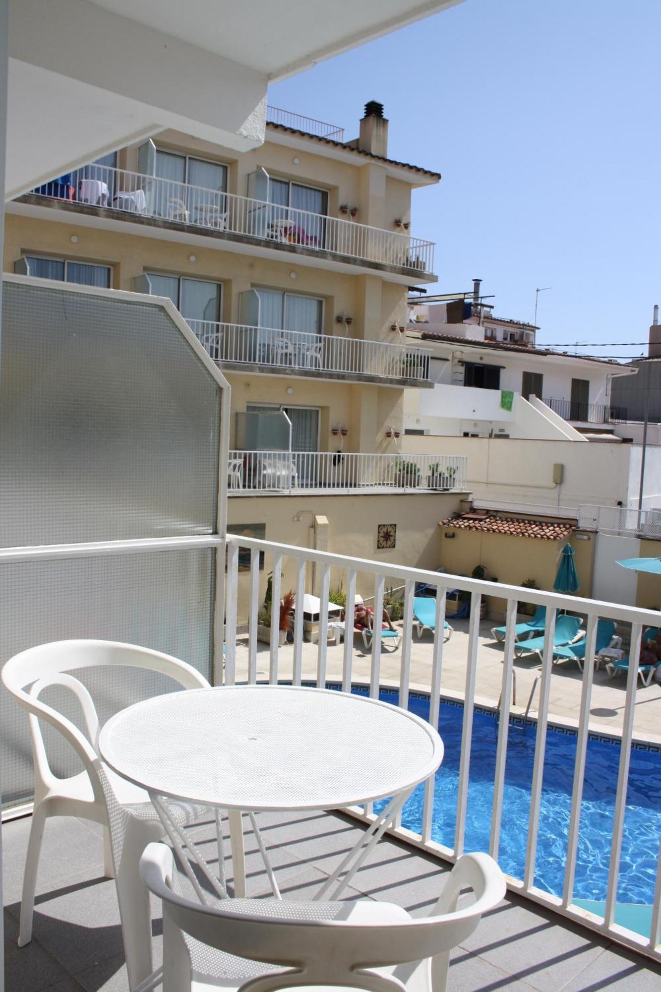 Tweepersoonskamer met 1 of 2 Bedden en Balkon