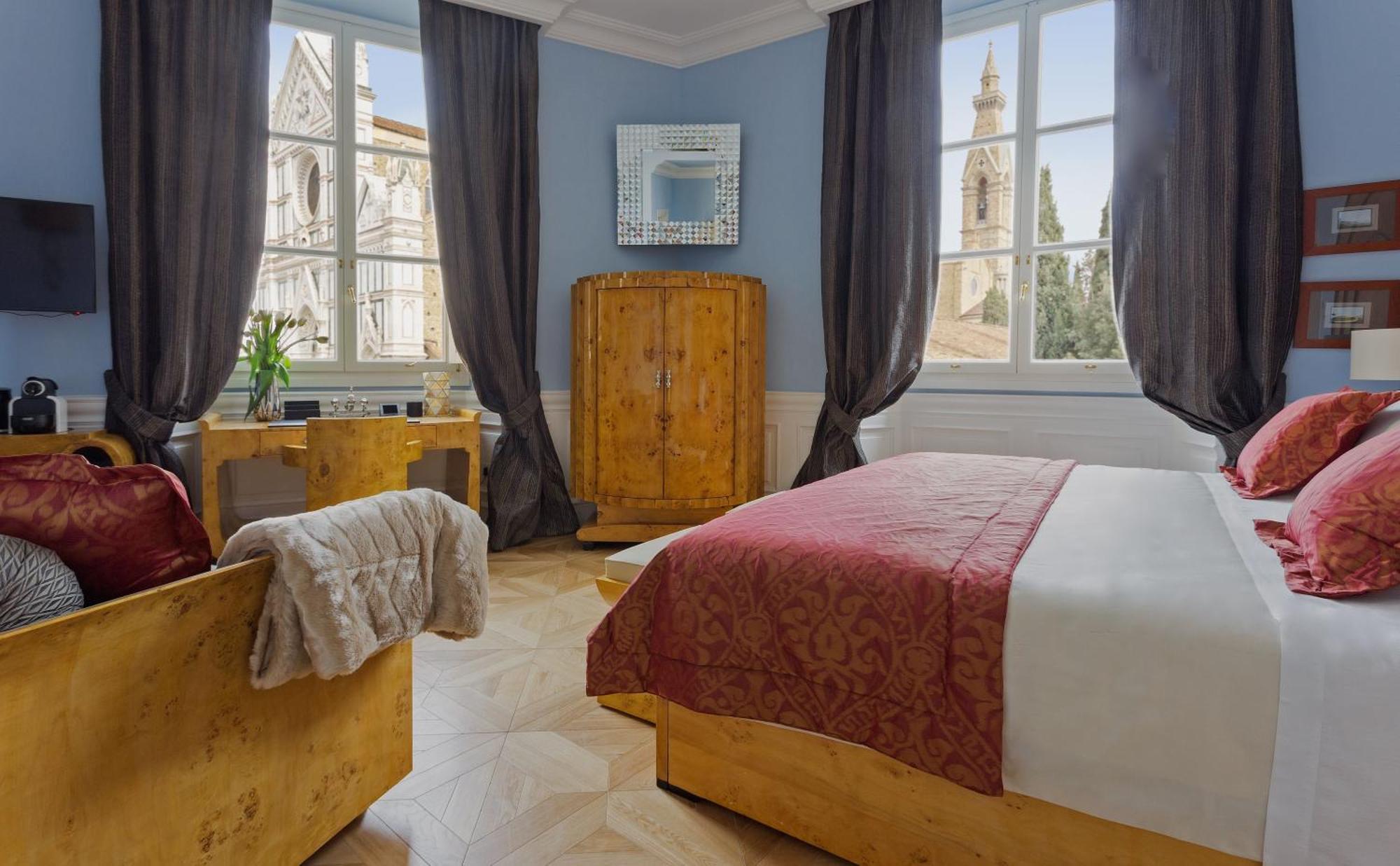Deluxe King Room City View