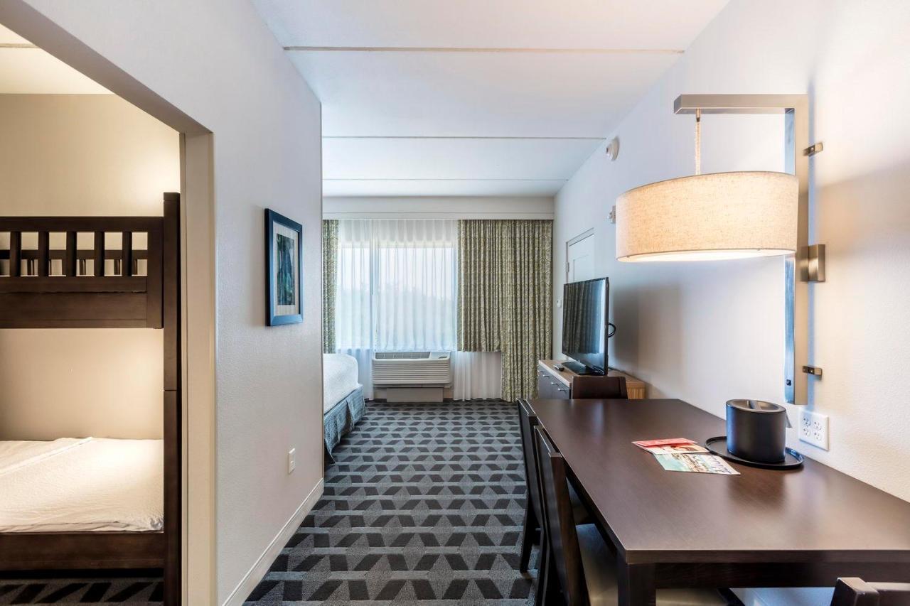Family Suite 1 Bedroom Suite