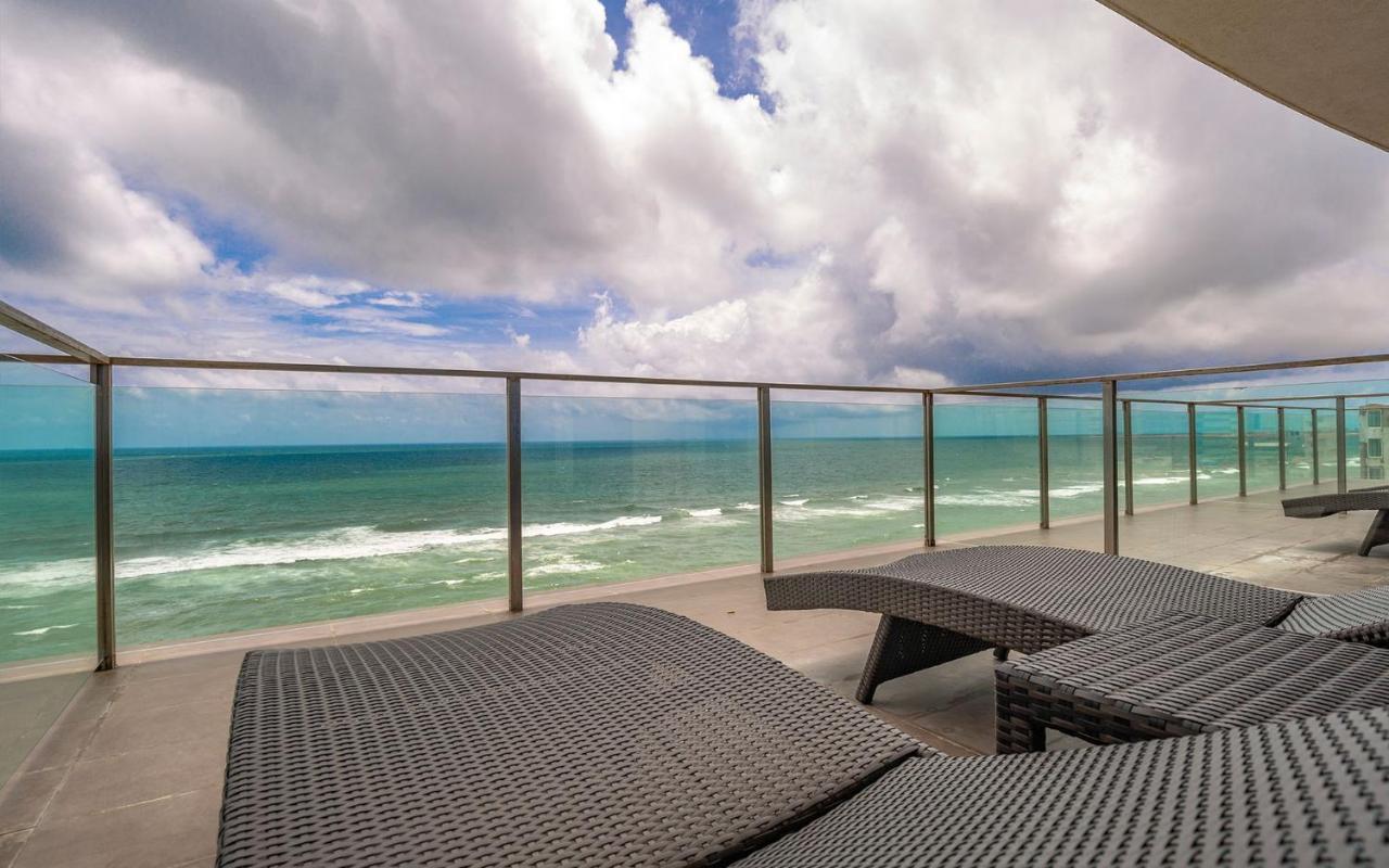Signature Plus Sea View Twin Room with Complimentary City Tour & Access to Beach Lounge