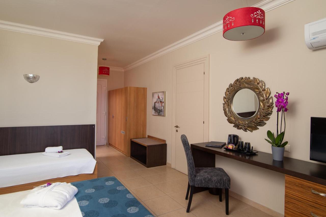 Superior Room with Sea View,744031033:JPEG