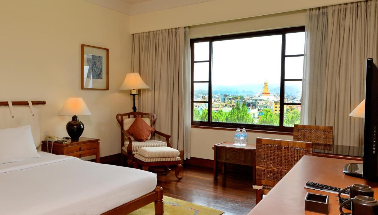 Zimmer mit Kingsize-Bett und Aussicht
