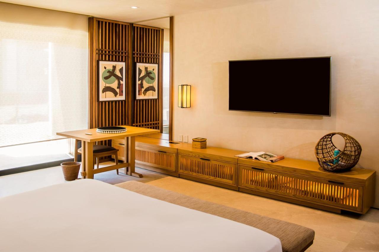 Deluxe King Ocean View