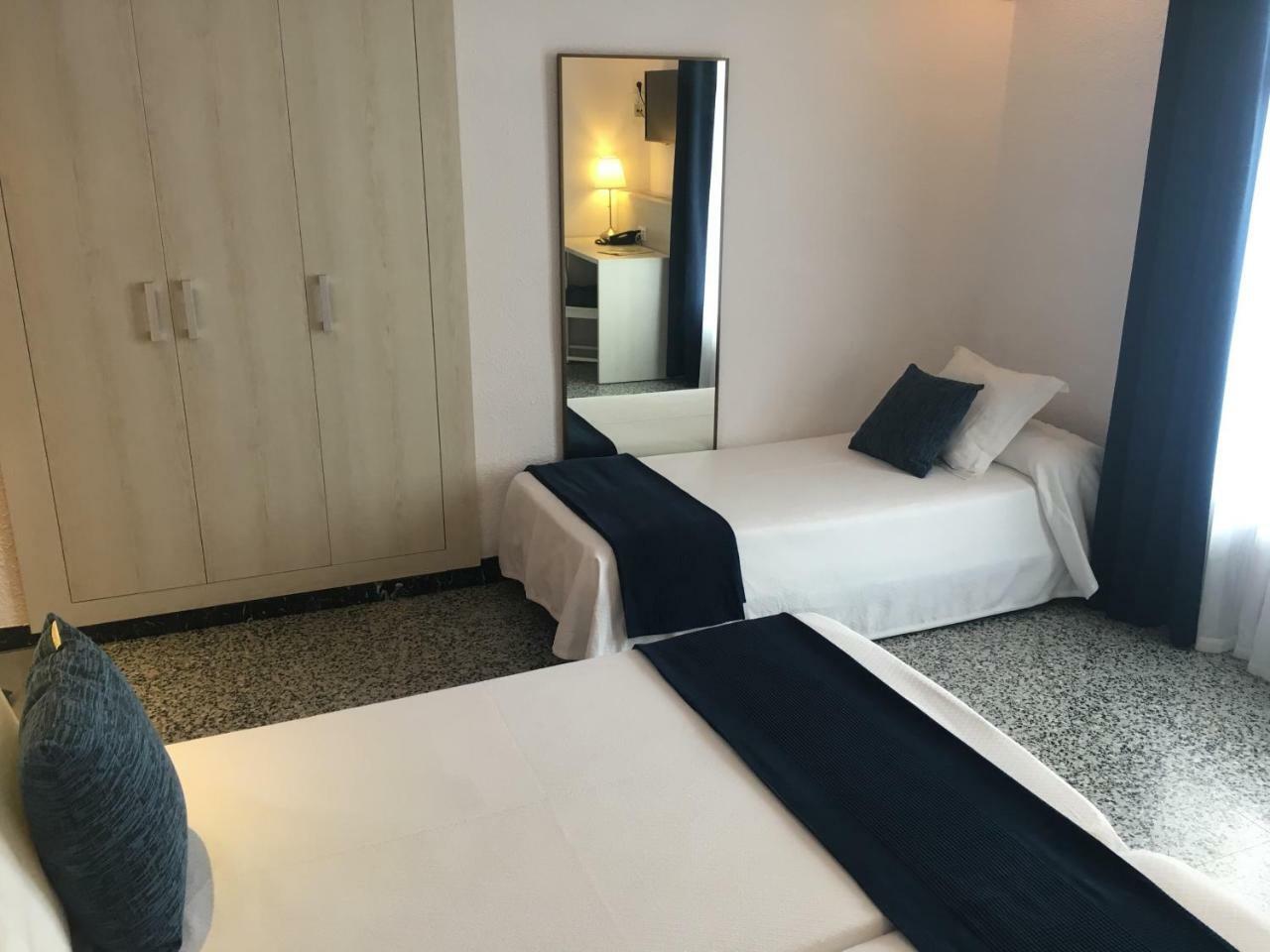 Habitación Triple con balcón