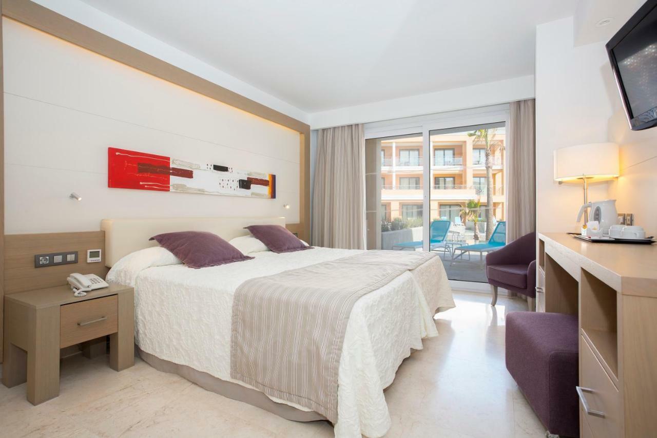 Deluxe Tweepersoonskamer met 1 of 2 Bedden en een Eigen Zwembad