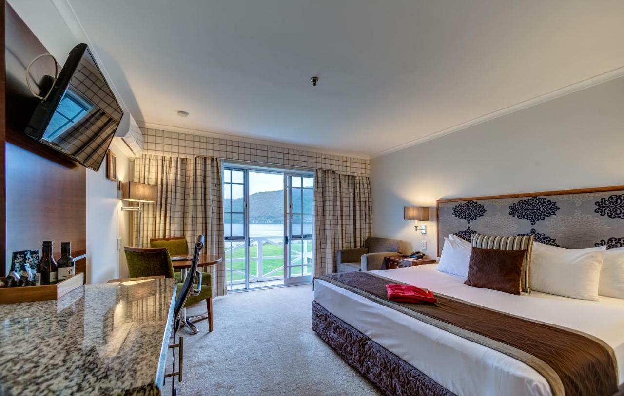 King Room with Lake View,846816887:JPEG