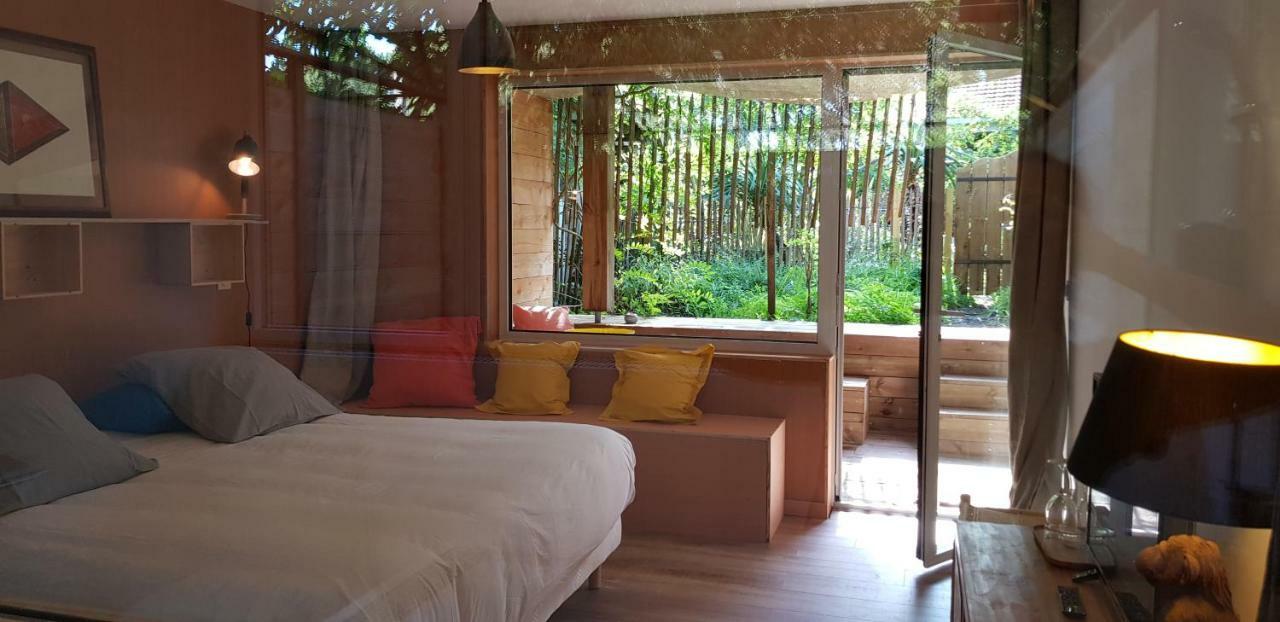 Wise monkey chambre supérieure avec terrasse lit king size