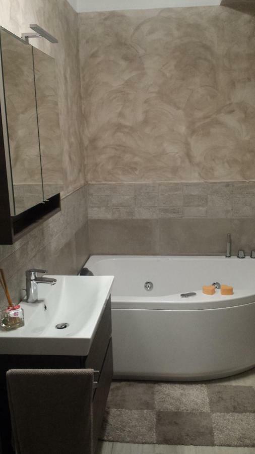 Deluxe One-Bedroom Apartment Garden View,852999467:JPEG