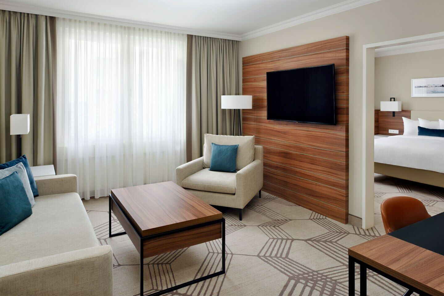 Family Suite with Sofa,925090285:JPEG