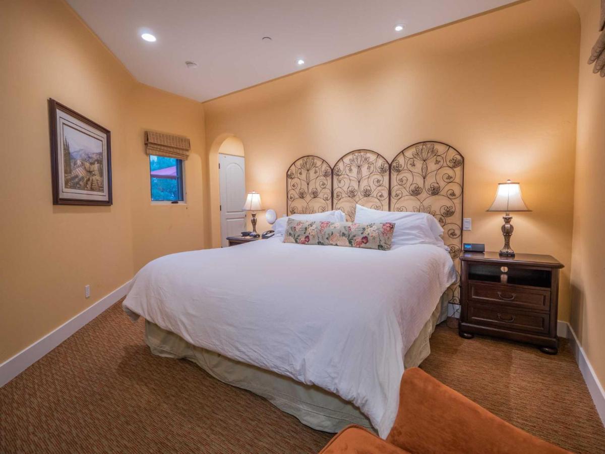 Luxury Suite 3,957717433:JPEG