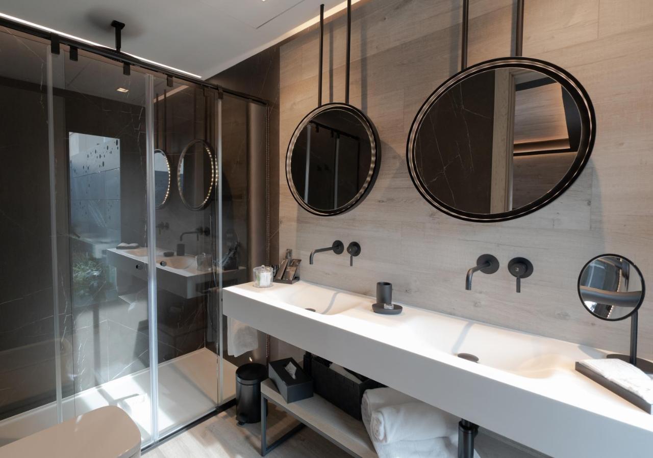 Penthouse-Zimmer mit Terrasse und Whirlpool-Badewanne