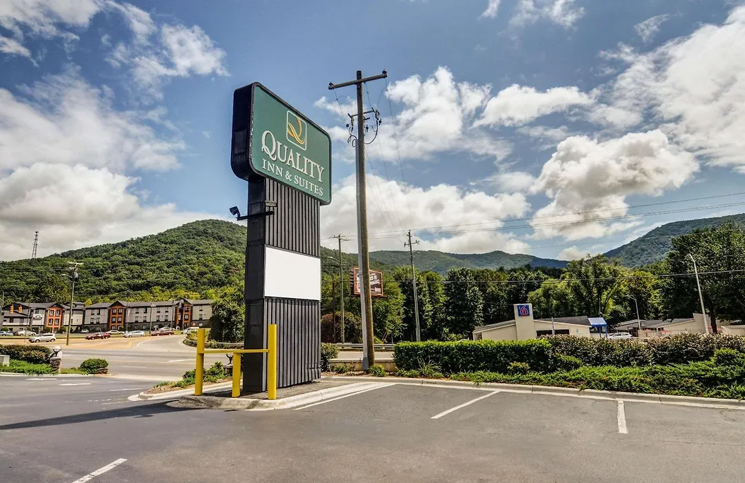 Quality Inn & Suites Biltmore East-1
