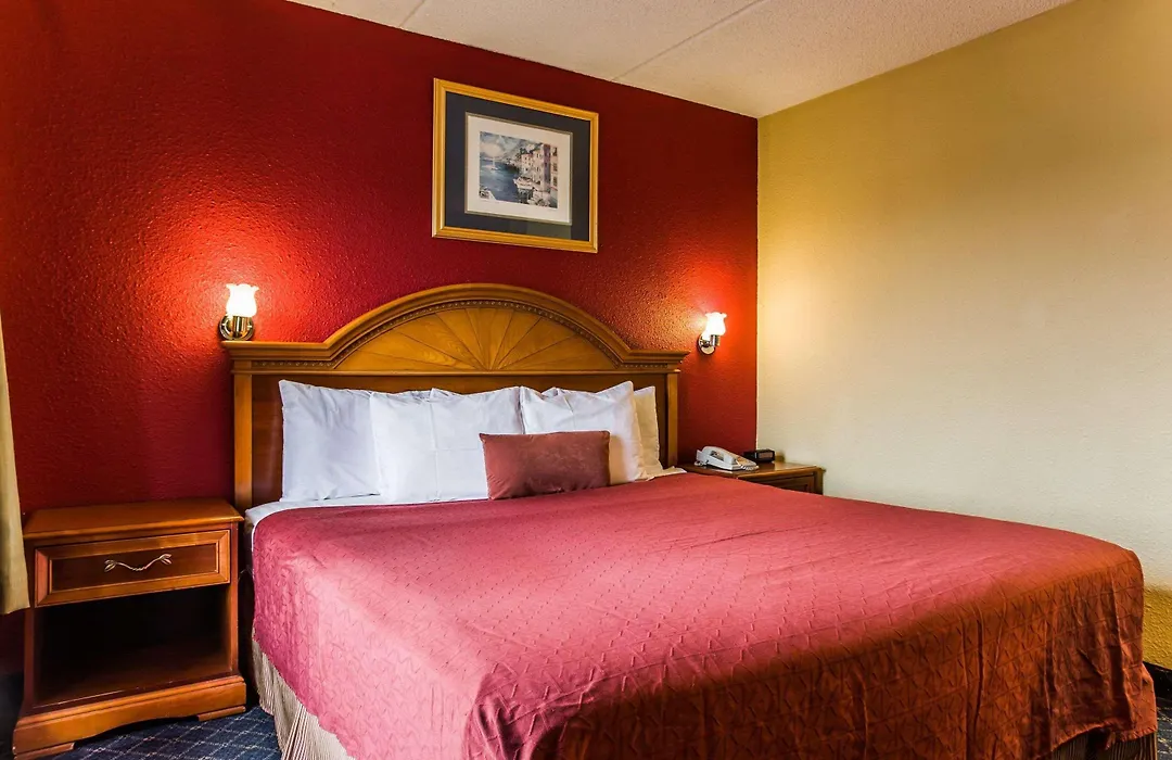 Rodeway Inn Charlotte North End-1