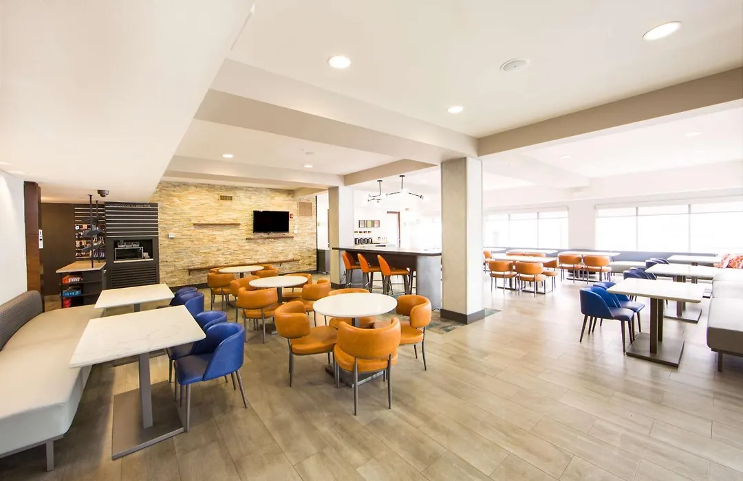 Hampton Inn & Suites Seattle-Downtown-1