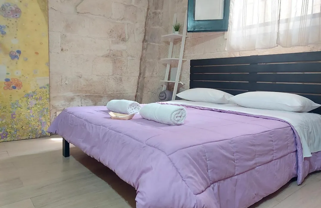 White Suite B&B-1