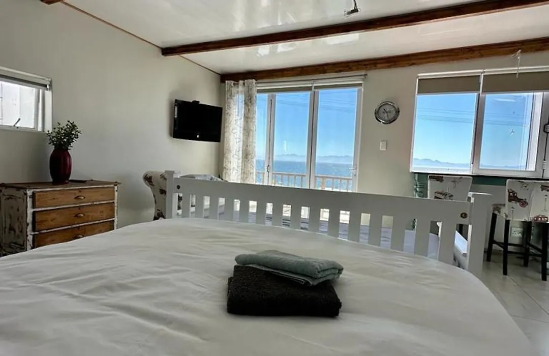 Blue Bay Studio Bayview-1