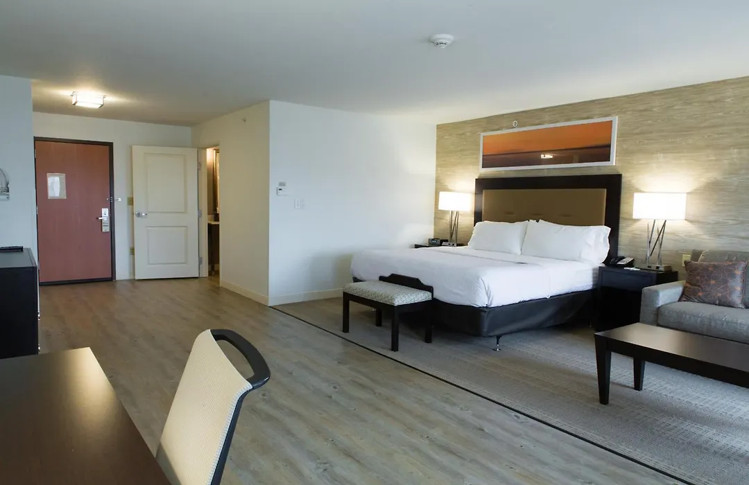 Holiday Inn Hotel & Suites Bloomington Airport By Ihg-1