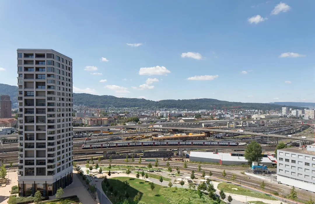 Renaissance Zurich Tower Hotel-1