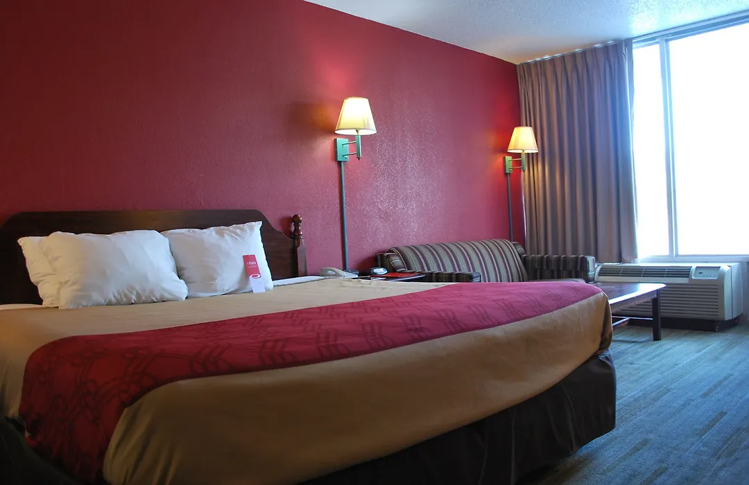 Econo Lodge-1