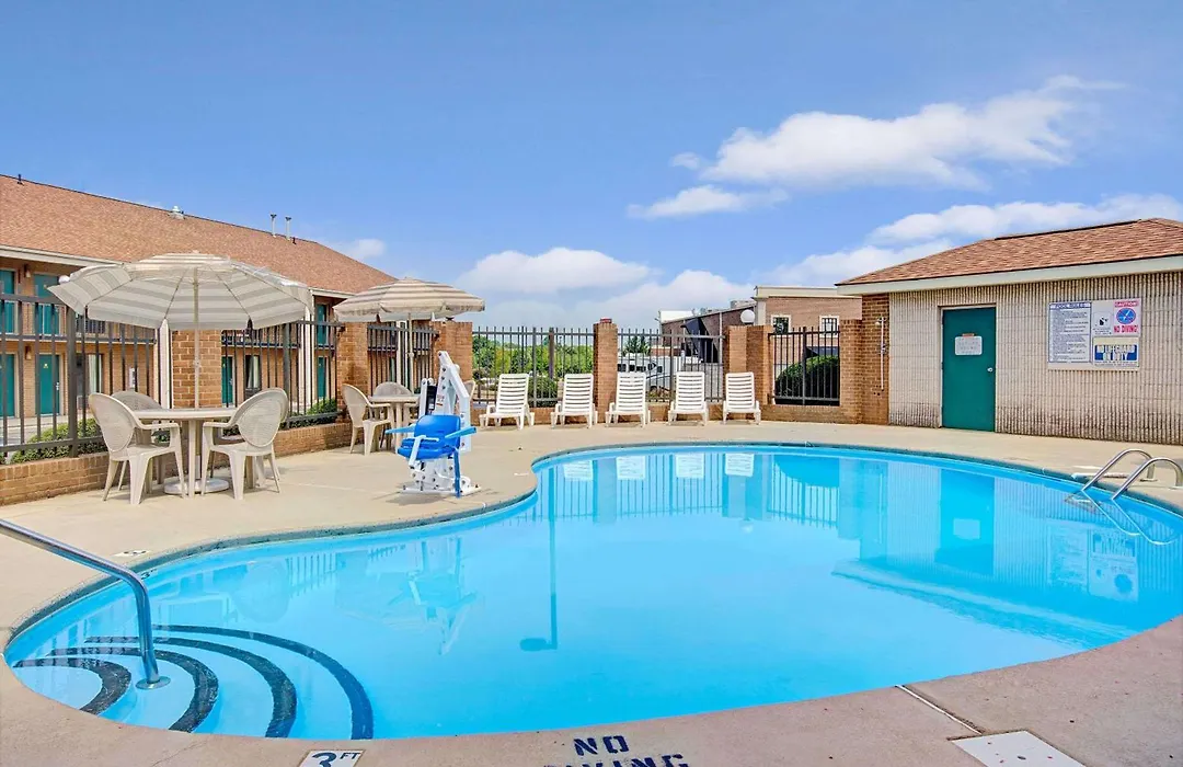 Days Inn By Wyndham Mooresville Lake Norman-1